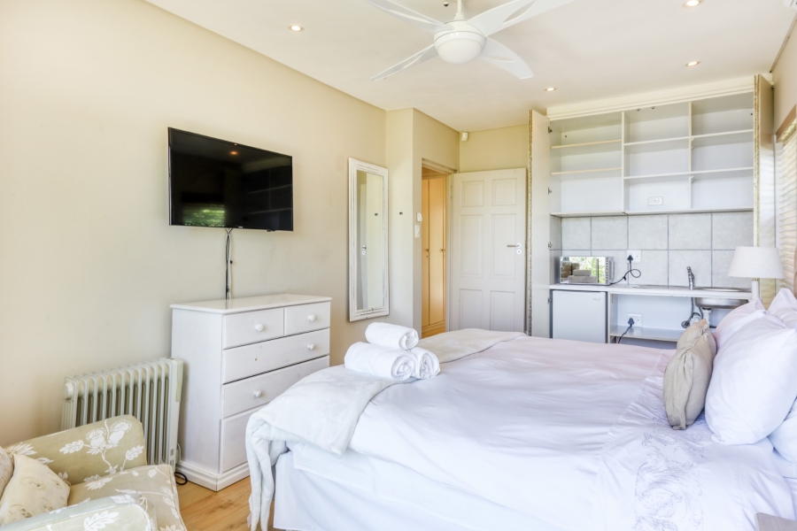 To Let 4 Bedroom Property for Rent in Bakoven Western Cape